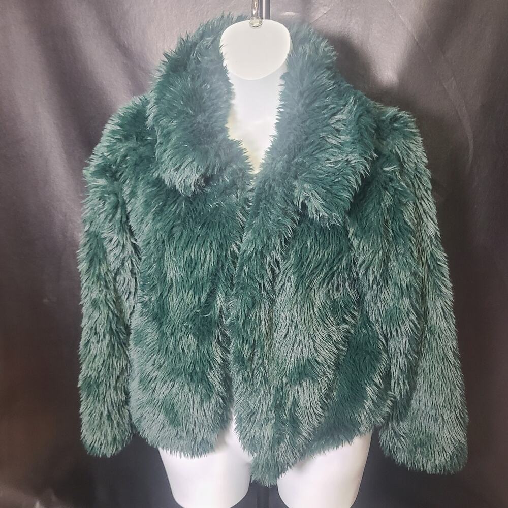 NWT wild Fable mossy green faux fur jacket size medium